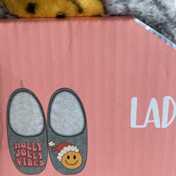 NEW retro slippers and lounge pants gift set large - Picture 4 of 8